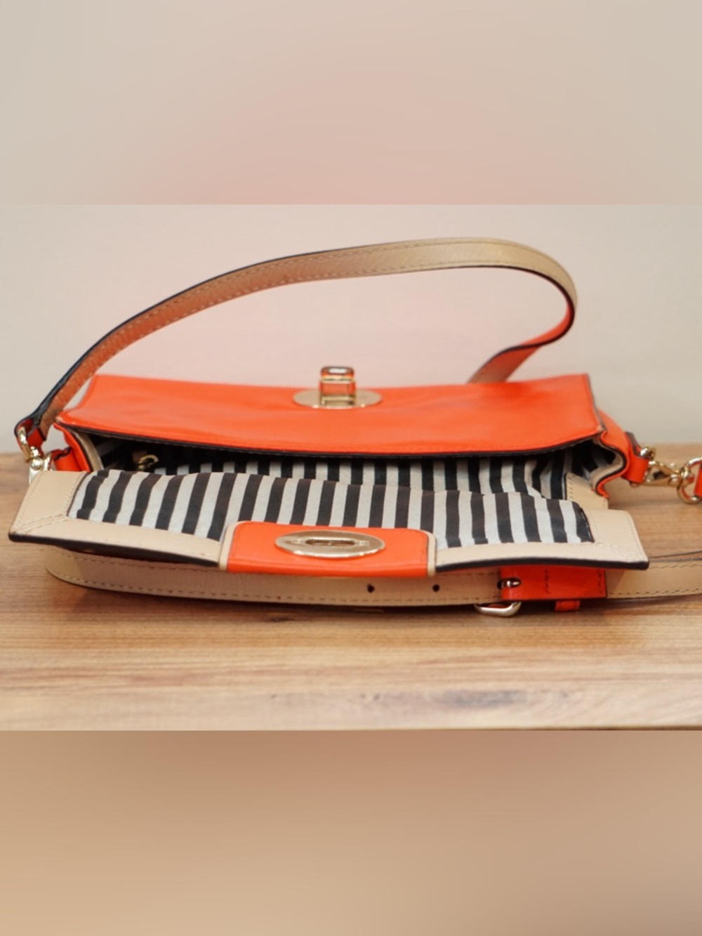 Kate Spade Orange Leather Turnlock Flap Crossbody Cream Trim silver Hardware - Picture 4 of 14